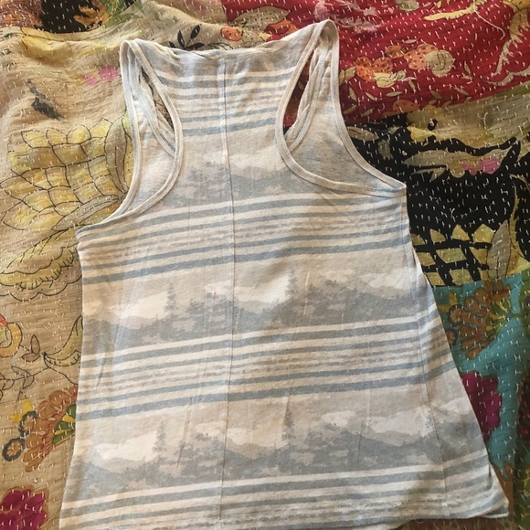 Urban Outfitters faded mountain tank top. - Picture 4 of 4